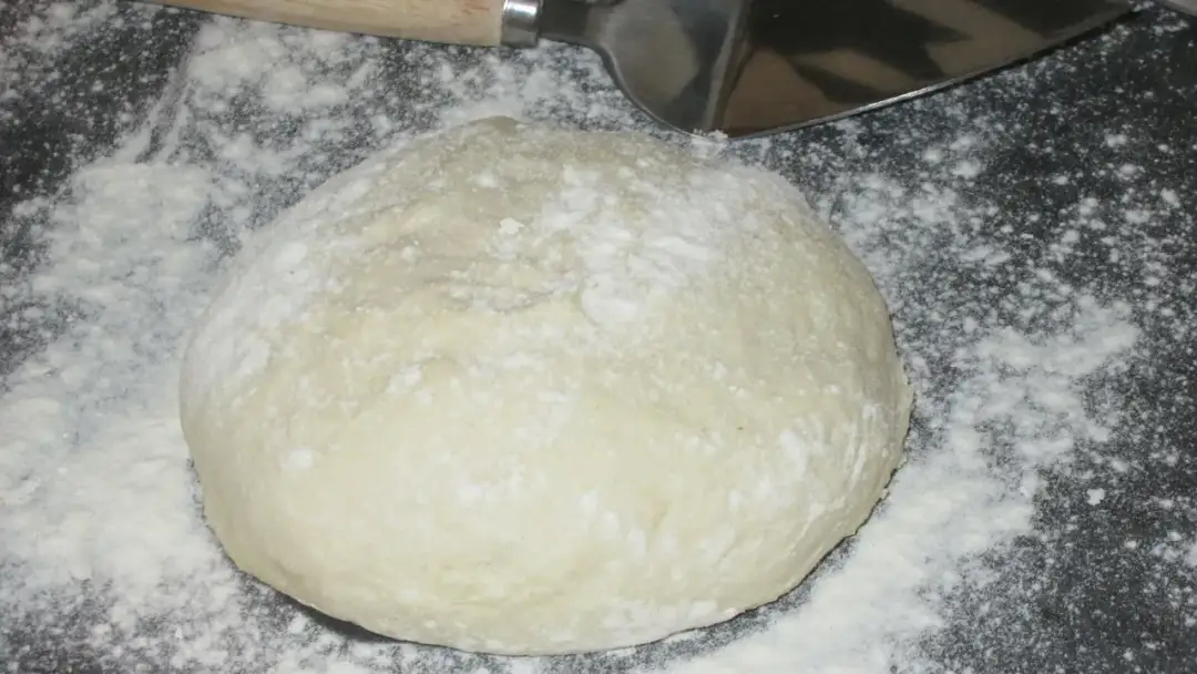 Ciasto na pizzę jak z pizzerii – sekrety idealnej receptury