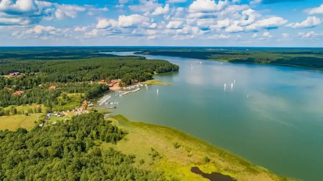 Jezioro Nidzkie - ukryty raj dla miłośników natury i rekreacji