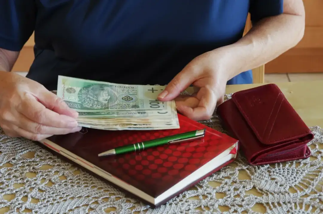 Zasiłek rodzinny 2026: Jakie dochody wliczyć? Sprawdź, czy dostaniesz!