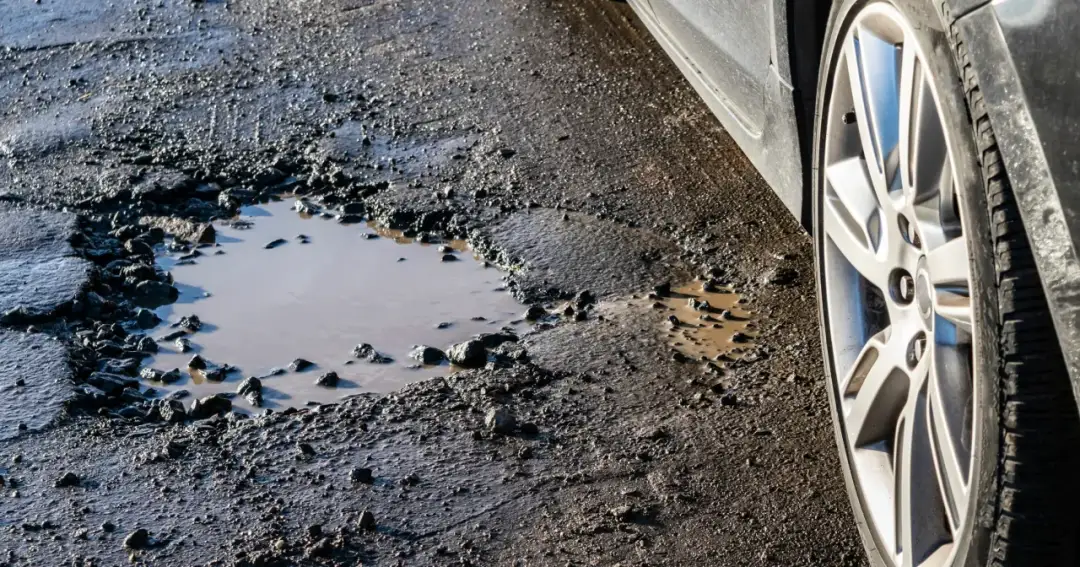 Czy można wymienić jedną oponę — kiedy to ryzyko