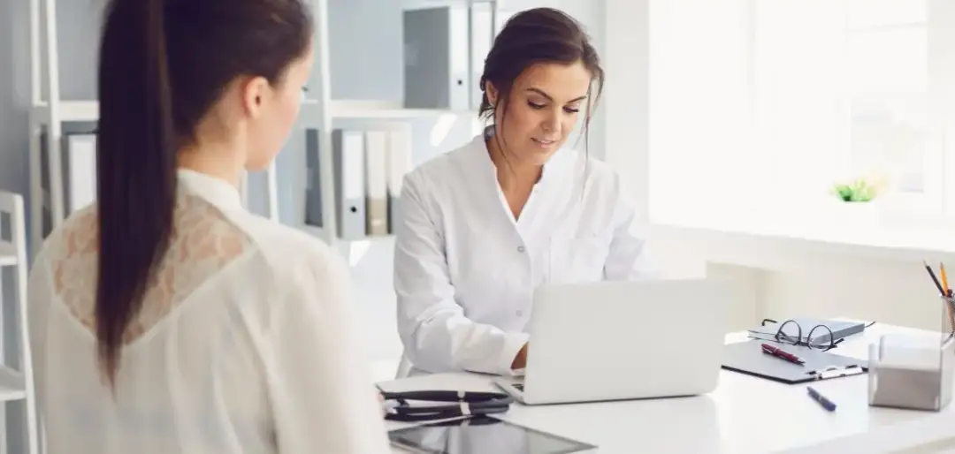 Czy lekarz NFZ widzi wizyty prywatne? Sprawdź, co musisz wiedzieć