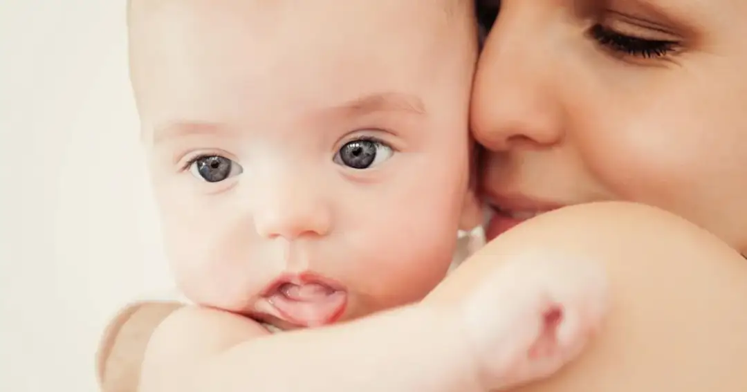 Skoki rozwojowe: Kalendarz, objawy i jak wspierać dziecko