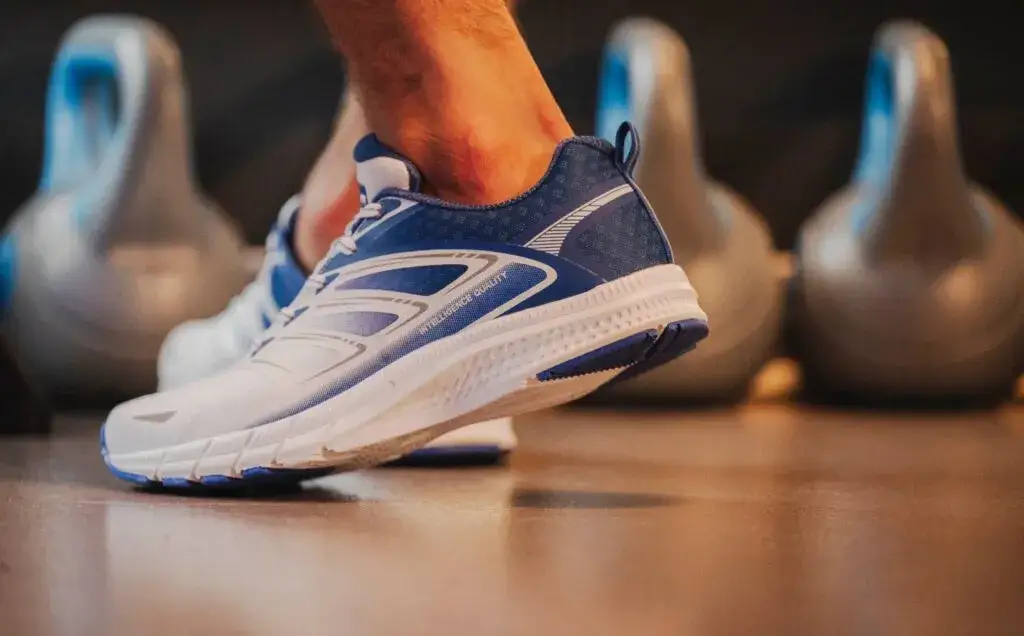 Jakie buty na bieżnię wybrać, aby uniknąć kontuzji i cieszyć się treningiem