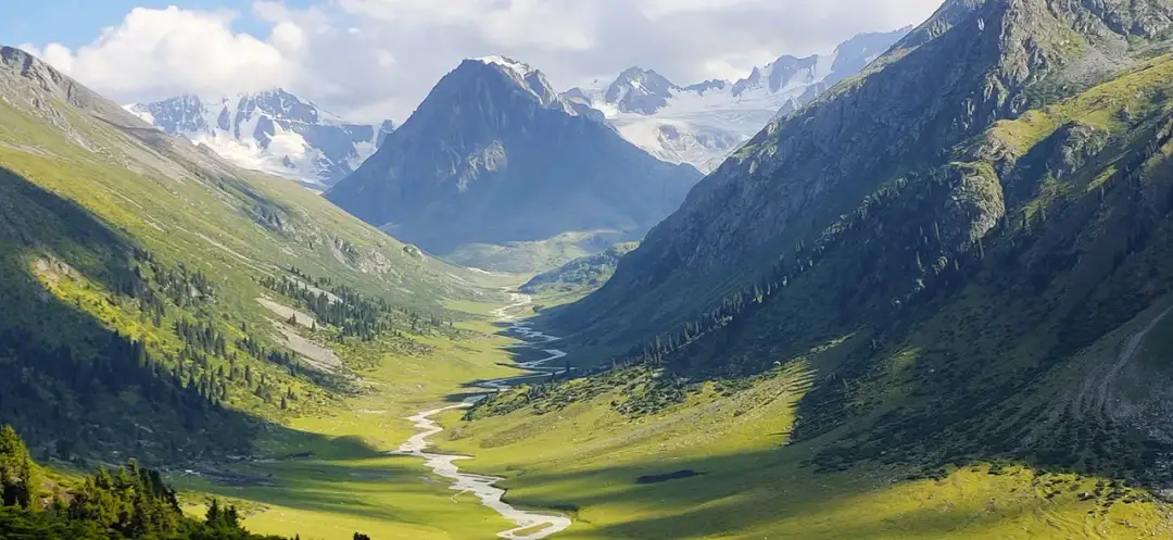 Kirgistan czy jest bezpiecznie? Odkryj zagrożenia i wskazówki dla turystów