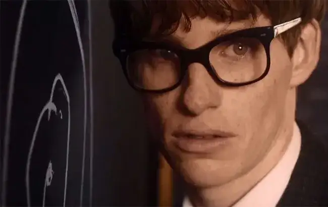 Film o Hawkingu: prawda o jego życiu i niezwykłych osiągnięciach