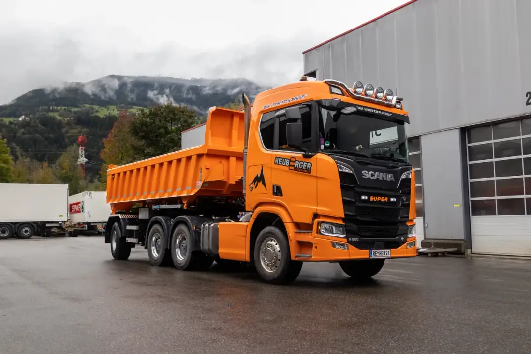 Ile kosztuje nowy tir z naczepą? Odkryj ceny i ukryte koszty