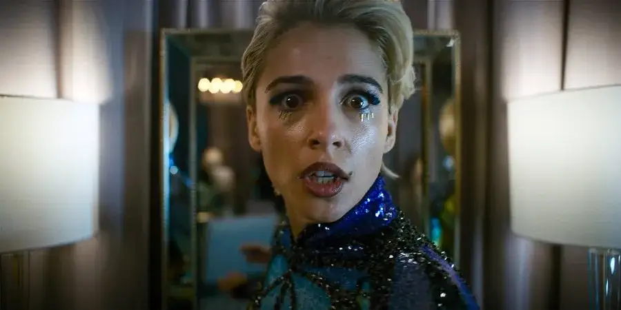 Uśmiechnij się 2: krytyczna recenzja, która zaskakuje i niepokoi widza