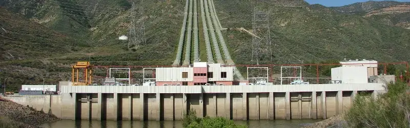 Jak działa elektrownia szczytowo-pompowa? Zrozum mechanizm energii wody