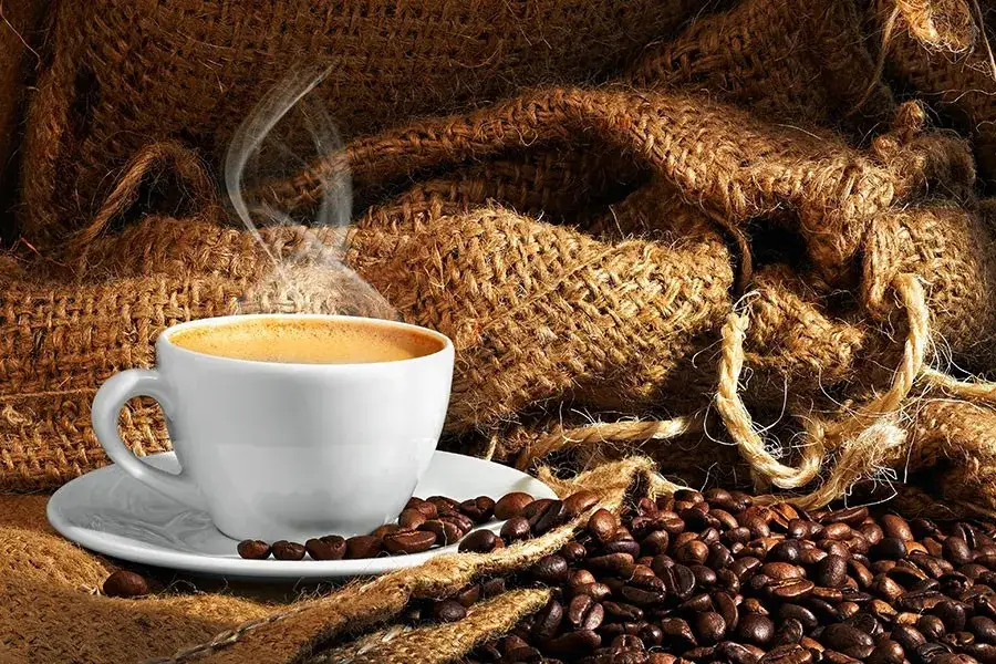 Jak długo parzyć kawę, by uniknąć gorzkiego smaku i cieszyć się idealnym aromatem?