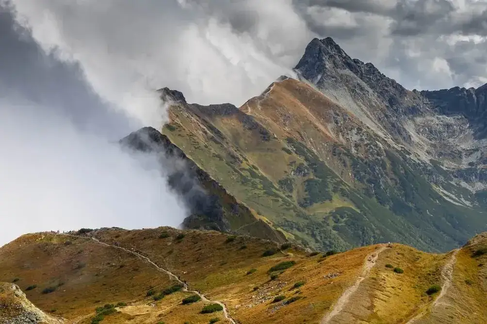 Tatry: jakie to góry? Odkryj ich alpejski charakter i sekrety!