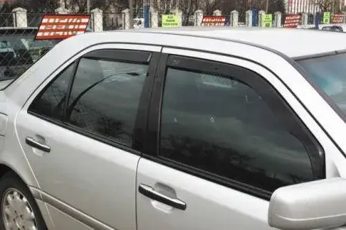 Jak owiewki szyb bocznych poprawią jazdę? Oto aż 6 korzyści!