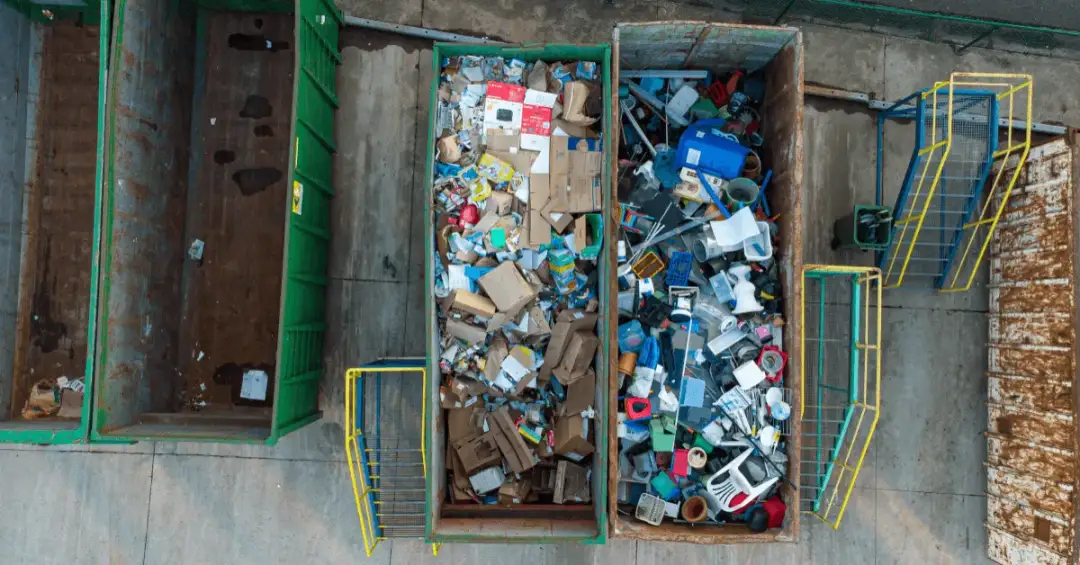 Gdzie wywieźć śmieci w Polsce: wszystkie legalne punkty odbioru odpadów