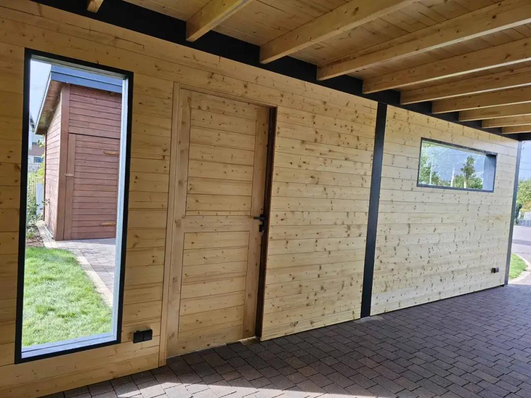 Jak zabudować ściany altany ogrodowej, by uniknąć nieprzyjemności?