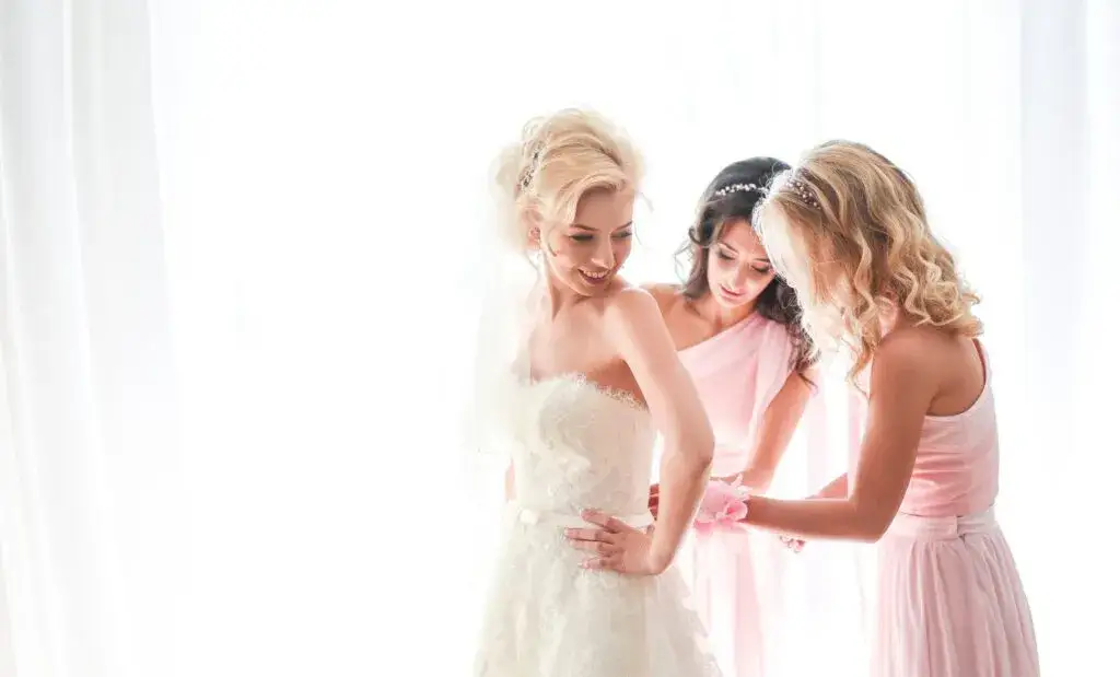 Co robią druhny na weselu? Obowiązki, które mogą zaskoczyć