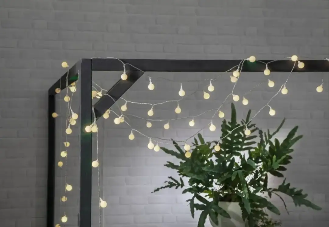 Jak podłączyć lampki na balkonie w bloku bez ryzyka uszkodzeń