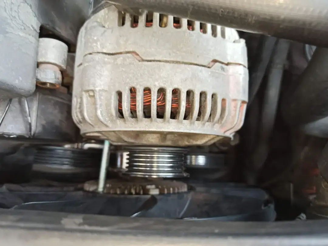 Jak łatwo i bezpiecznie wyjąć alternator w Audi A4 B6 – krok po kroku