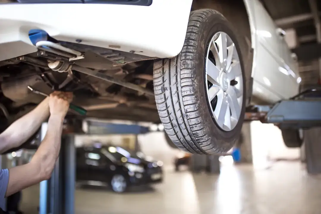 Wysprzęglik sprzęgła objawy - jak rozpoznać poważne problemy w aucie