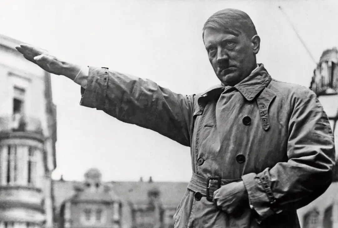 Czy Hitler był w Warszawie? Odkryj szokujące fakty z historii