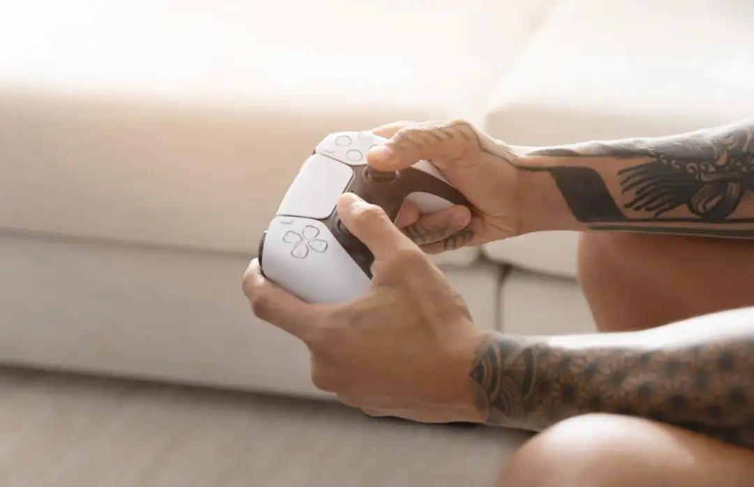 Jak grać na platformach rozrywkowych na PS5?