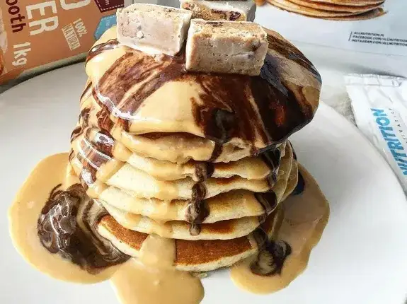 Jak zrobić proteinowe pancakes, które zachwycą smakiem i zdrowiem