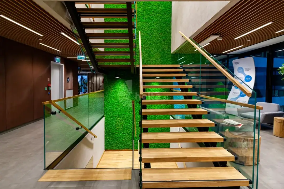 Schody bez balustrady: nowoczesny design dla Twojego wnętrza