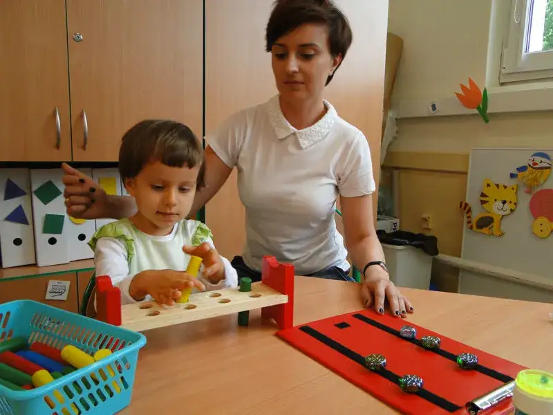 Zajęcia rewalidacyjne z Aspergerem: Klucz do rozwoju dziecka