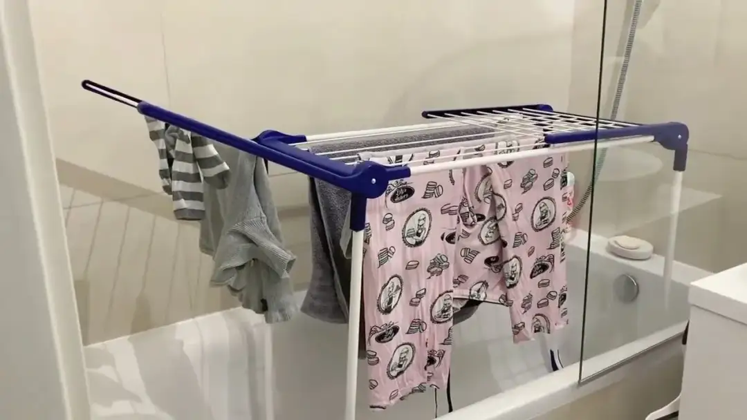 Gdzie suszyć pranie w bloku? Skuteczne metody i porady na wilgoć