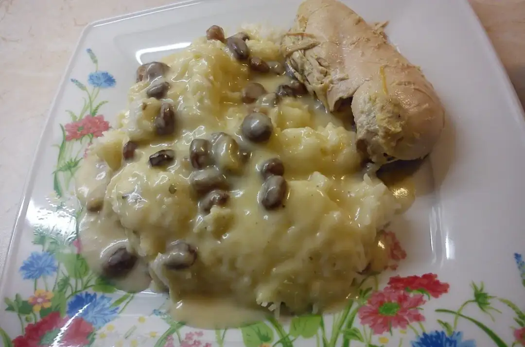 Jak zrobić sos do potrawki z kurczaka, który zachwyci smakiem