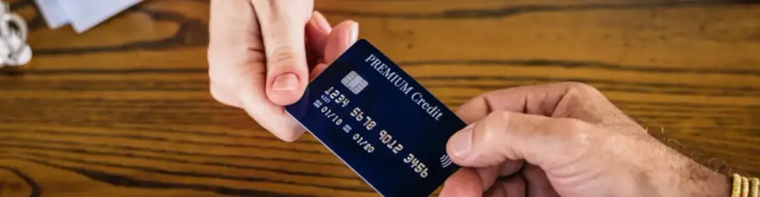 Jakie studia zapewniają pracę w banku i otwierają drzwi do kariery?