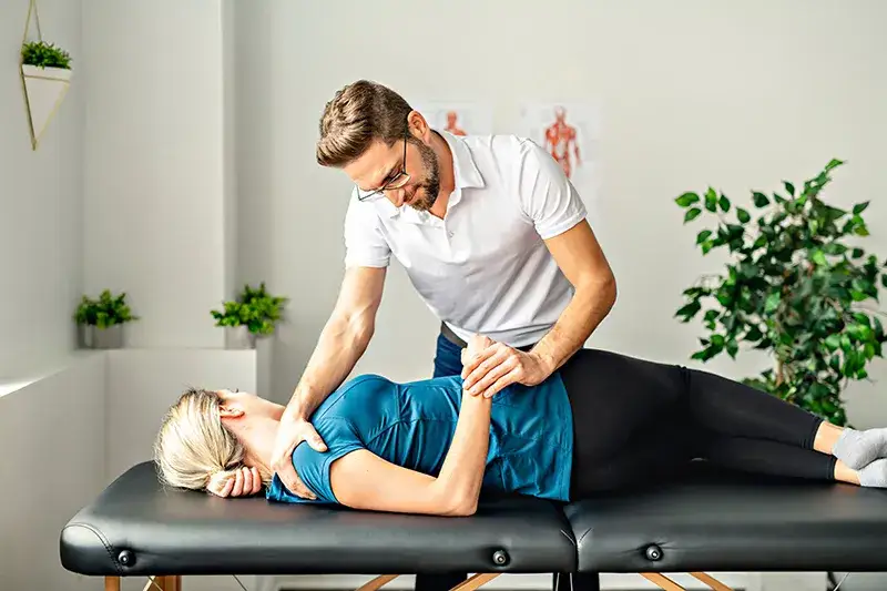 Z czym do fizjoterapeuty? Sprawdź, kiedy warto szukać pomocy