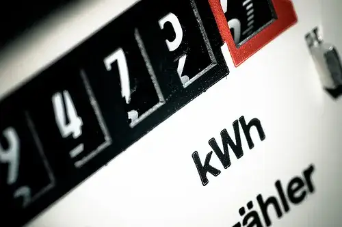 Ile prądu zużywa komputer na godzinę? Sprawdź, ile zapłacisz za energię!