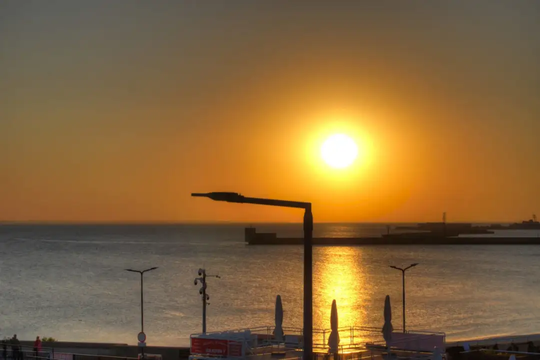 Hel z widokiem na morze: Noclegi i spacery promenadą nad Bałtykiem