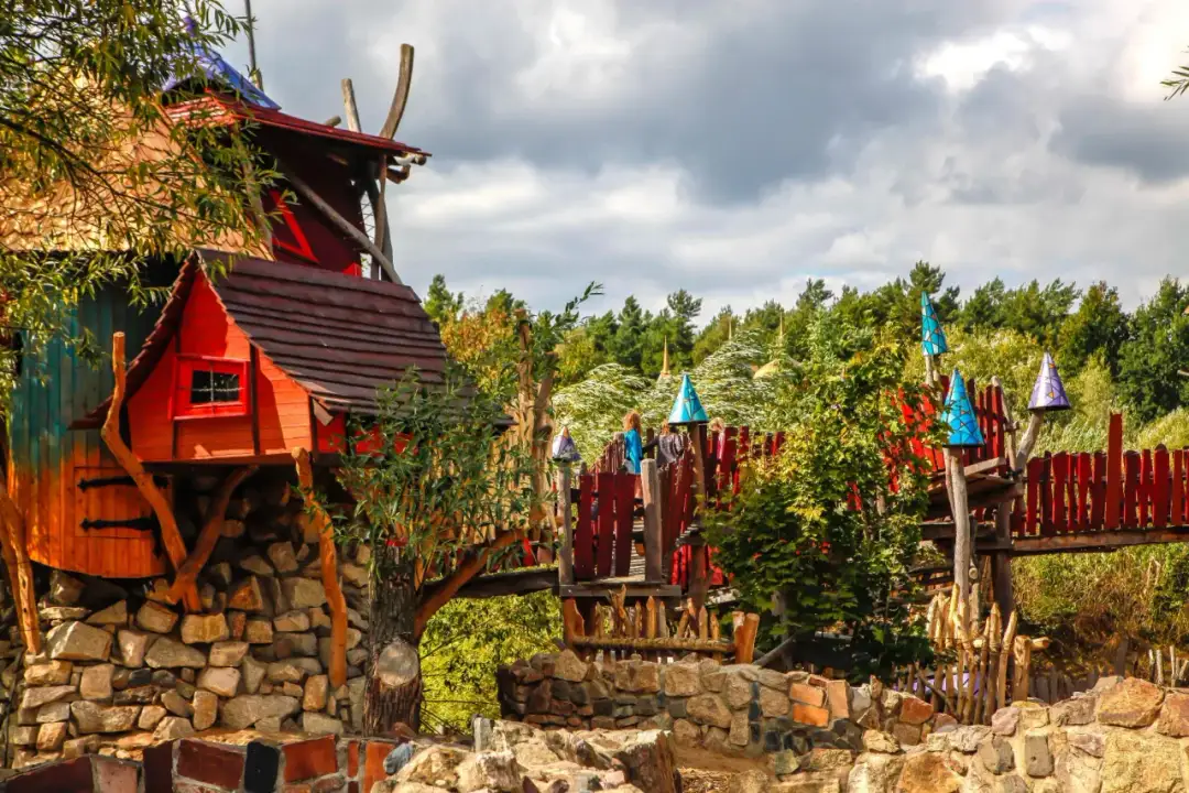 Atrakcje w Iwkowej, które zaskoczą każdego turystę i zachwycą naturą