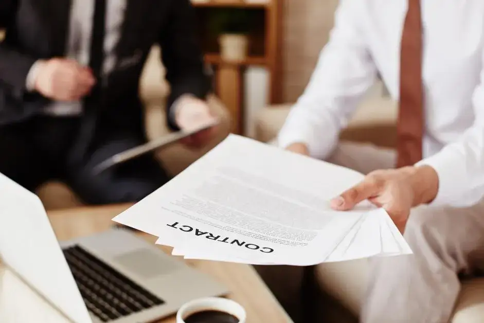 Czy plagiat to przestępstwo? Poznaj kary i konsekwencje prawne