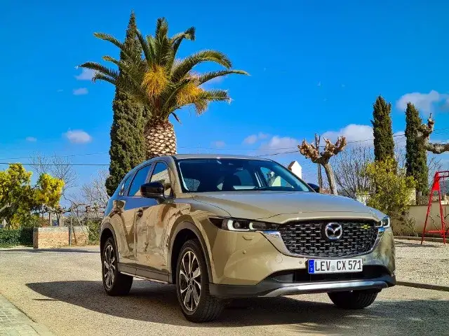 Mazda CX-5 jaki silnik wybrać? Porównanie opcji i osiągów
