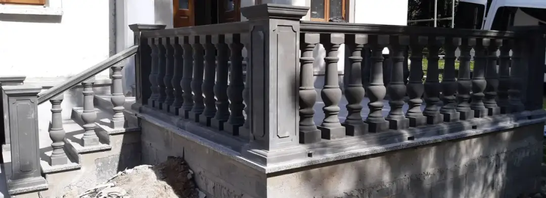 Słupki na balkon: Bezpieczeństwo i estetyka Twojej przestrzeni