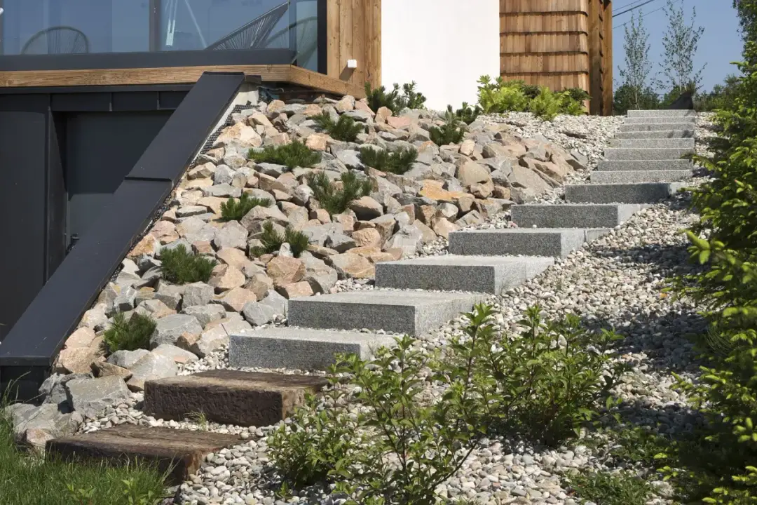 Jak zrobić schody z kamienia w ogrodzie: 10 praktycznych porad