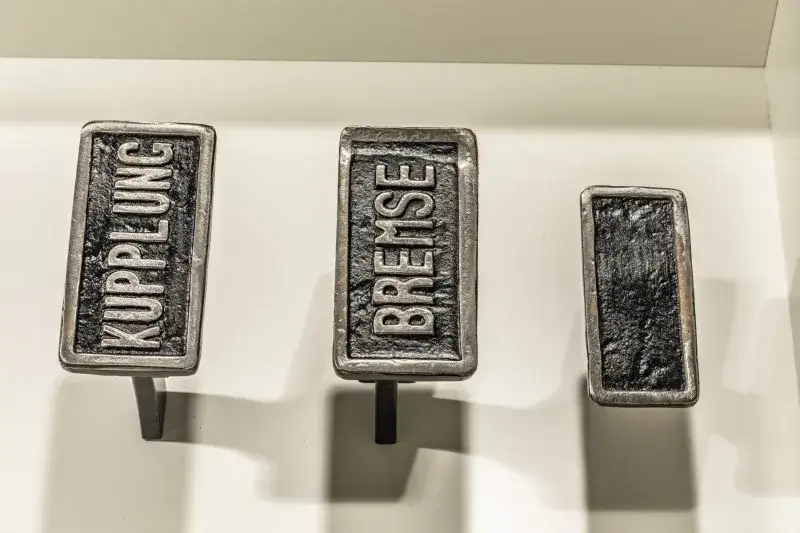 Gdzie jest gaz hamulec i sprzęgło? Odkryj ich rozmieszczenie w aucie