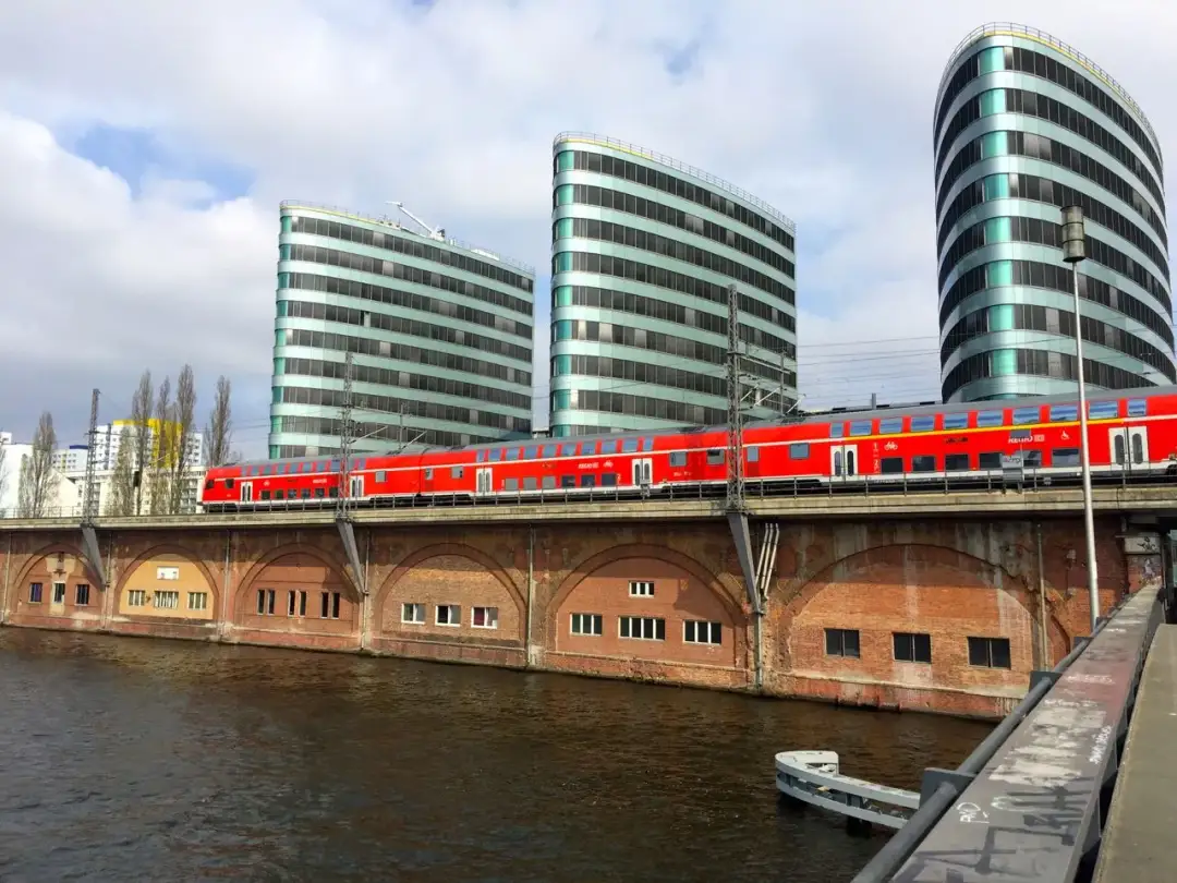 Jaka rzeka płynie przez Berlin? Szprewa i wodne sekrety miasta