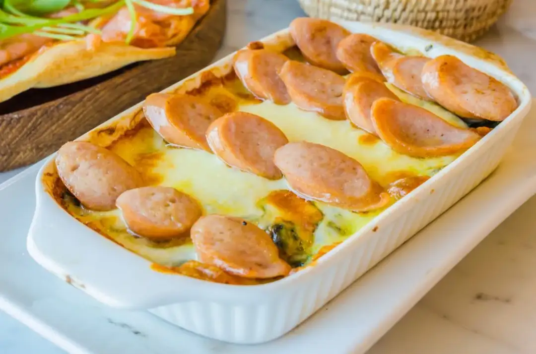 Prosty przepis na zapiekankę z parówkami, którą pokochasz