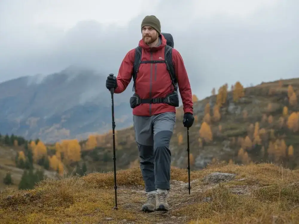 Jak ubrać się w góry jesienią? Przewodnik po warstwach i błędach