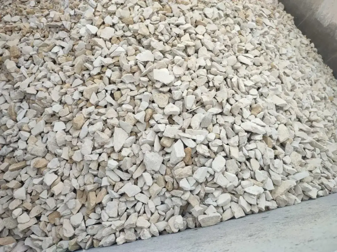 Kliniec czy tłuczeń na podjazd? Wybierz mądrze!