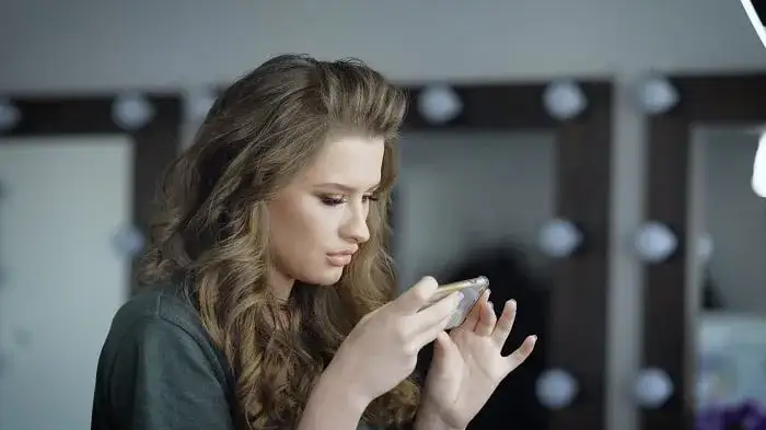 Modelka w wieku 14 lat: bezpieczna droga do pierwszych sukcesów w branży