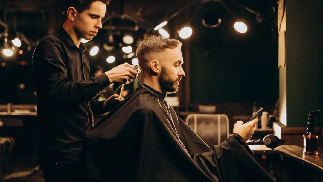 Jakie są zarobki barbera? Ile można naprawdę zarobić w tej branży?