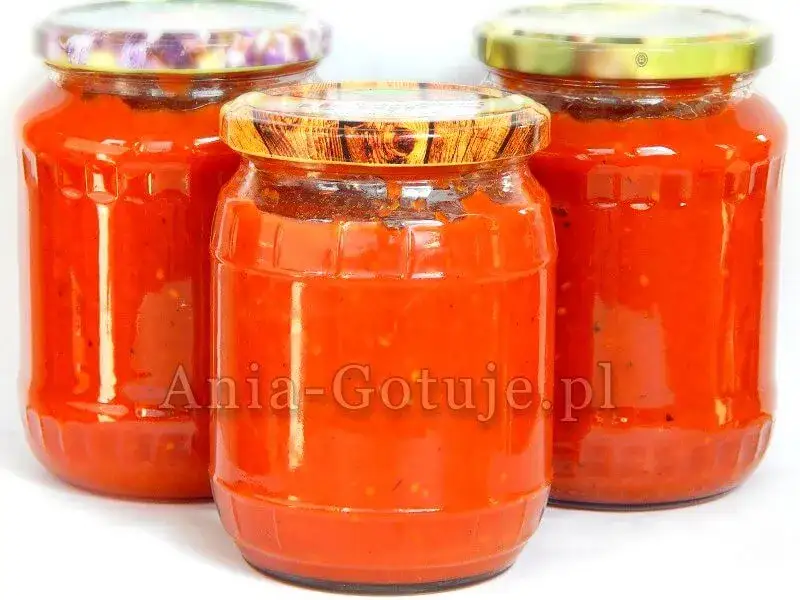 Sos do spaghetti z pomidorów i cukinii na zimę – łatwe przepisy na zapasy