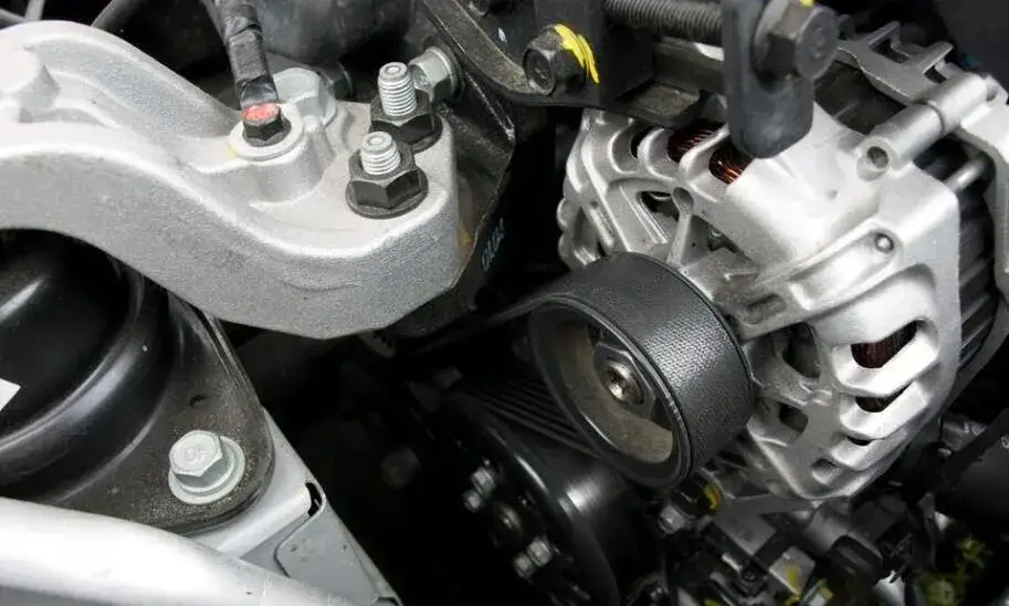 Alternator i rozrusznik - poznaj kluczowe różnice i zasady działania