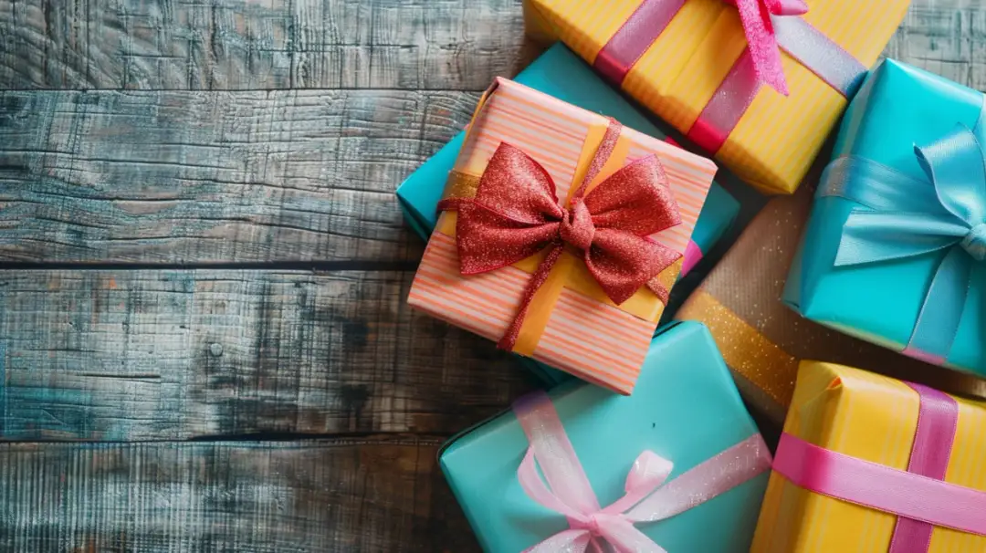Prezenty do 50 zł – co warto kupić na święta? Sprawdzone propozycje