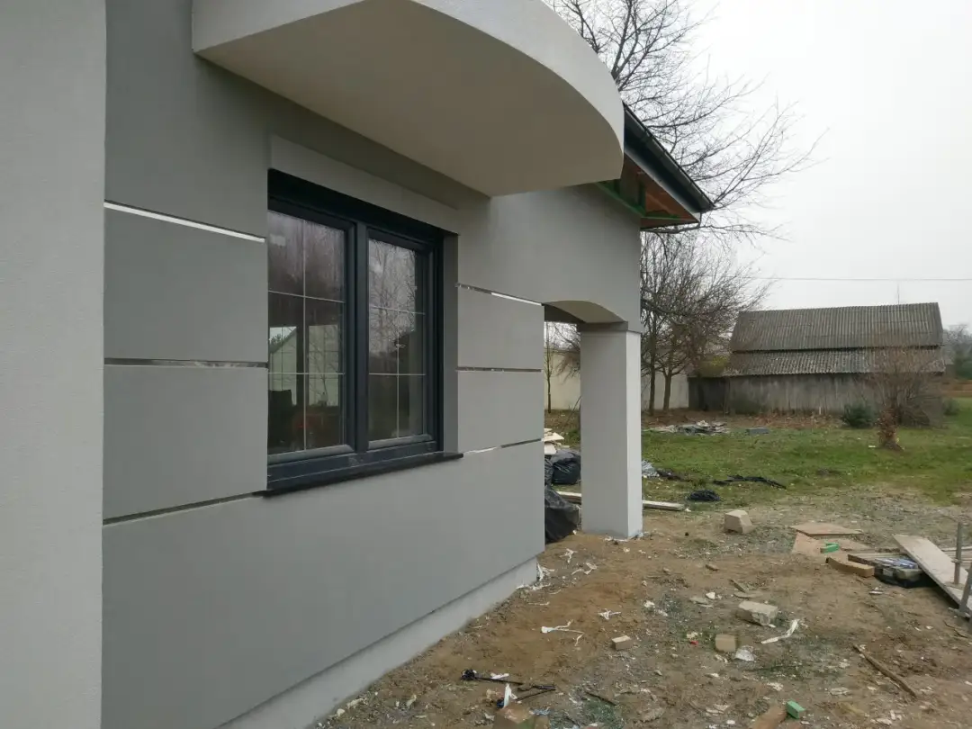 Bonie na elewacji: co to jest i jak je wykonać - poradnik