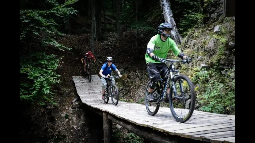 Najlepsze trasy rowerowe w Srebrnej Górze – planuj wycieczkę bez niespodzianek