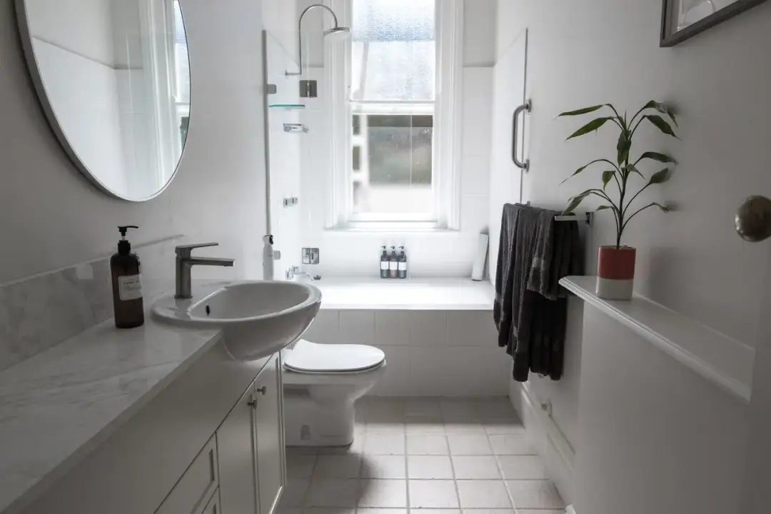 Jak zrobić remont łazienki bez zbędnych kosztów i problemów?